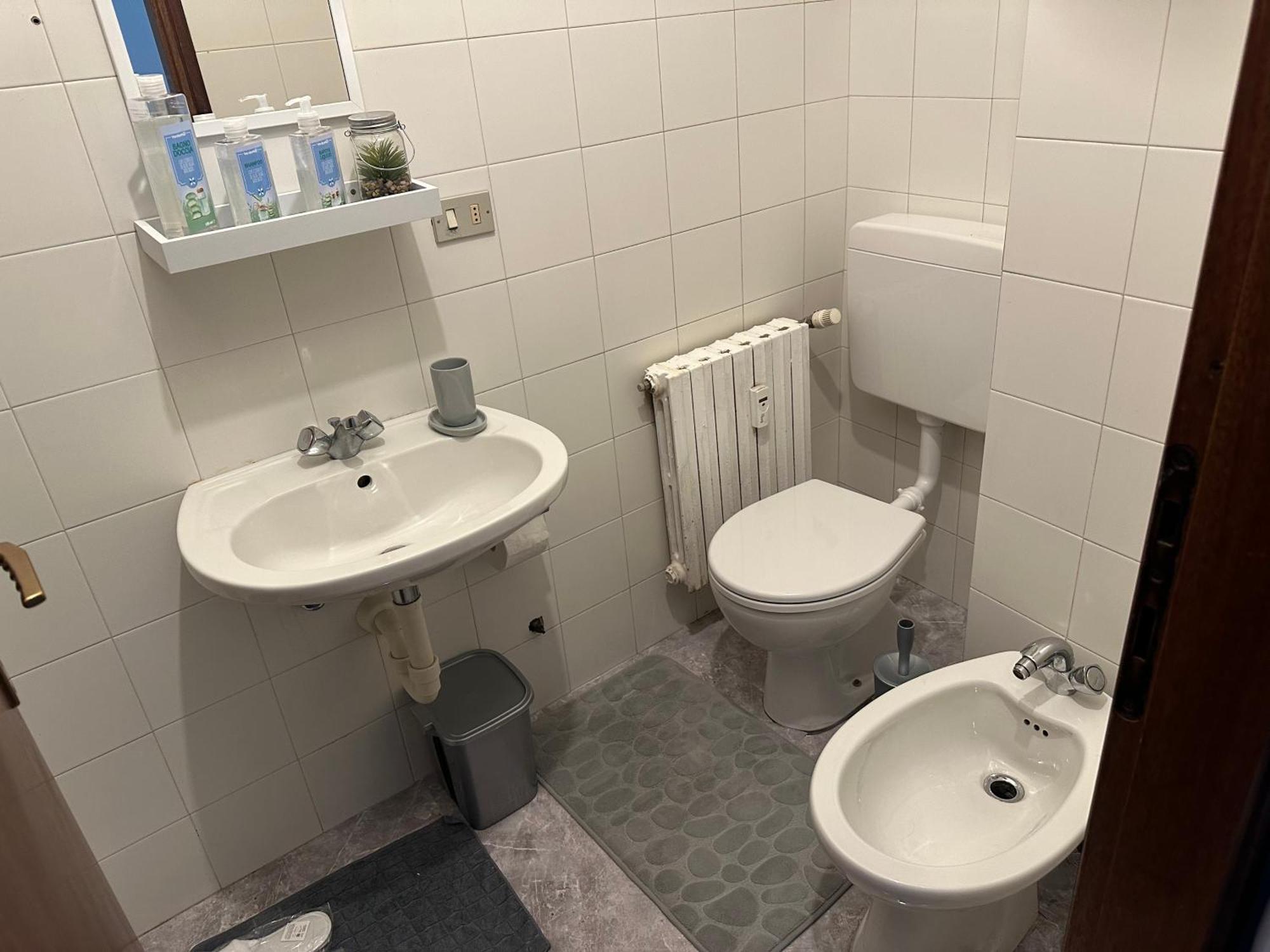 Flat In City Centre Tirano - 10 Minutes From Bernina Express Appartement Buitenkant foto